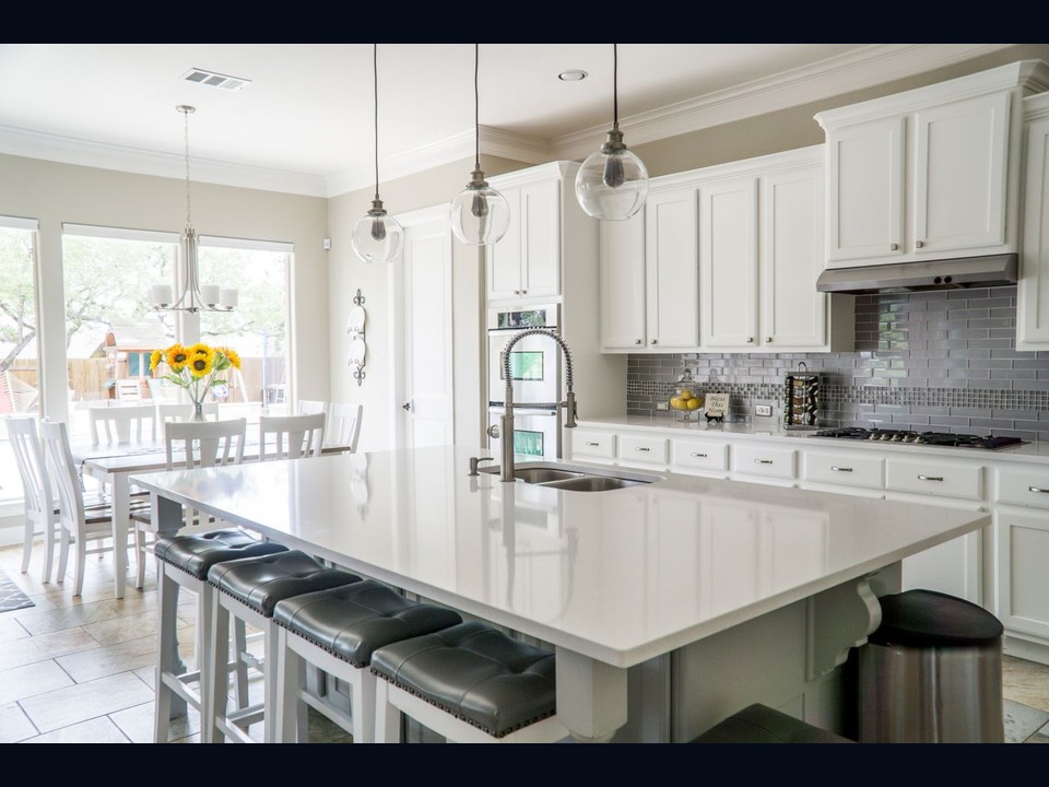 Marble-look porcelain tile